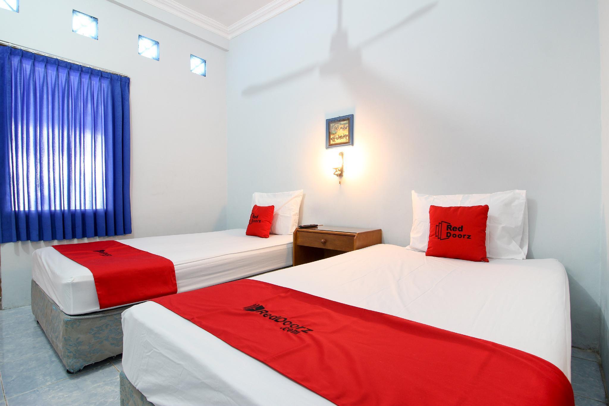 Hotel Reddoorz Syariah At Jalan Menteri Supeno Yogyakarta Exteriér fotografie