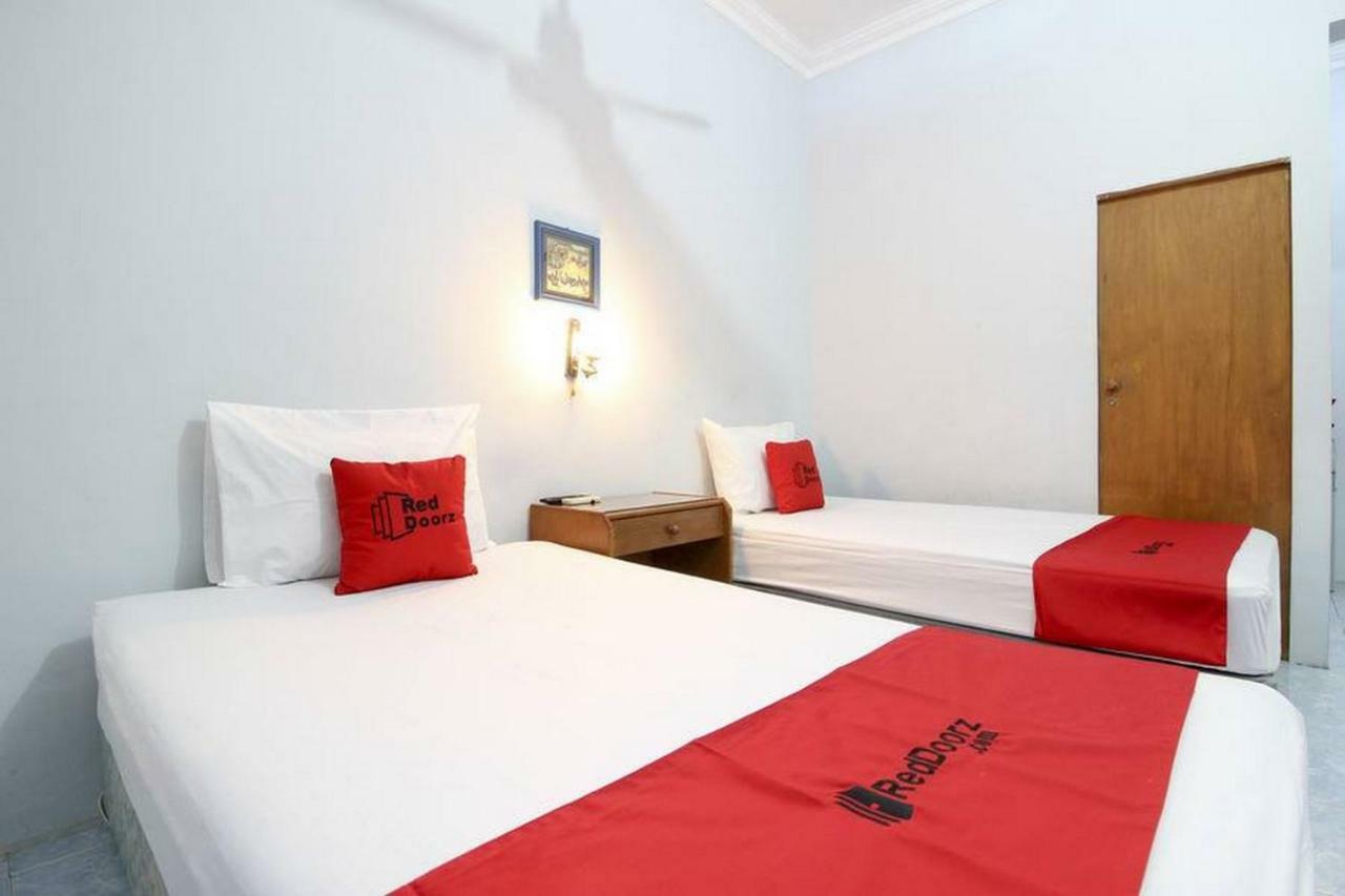 Hotel Reddoorz Syariah At Jalan Menteri Supeno Yogyakarta Exteriér fotografie