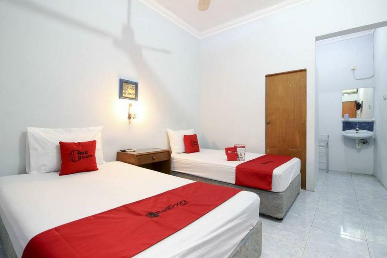 Hotel Reddoorz Syariah At Jalan Menteri Supeno Yogyakarta Exteriér fotografie